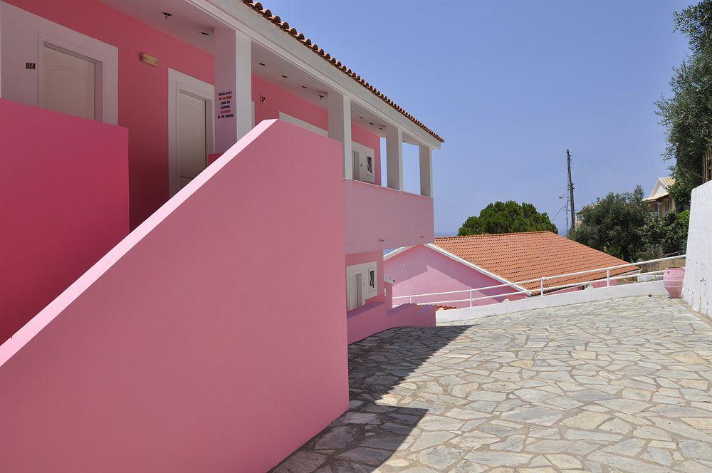 Pink Palace Beach Resort Agios Gordios  Exterior photo